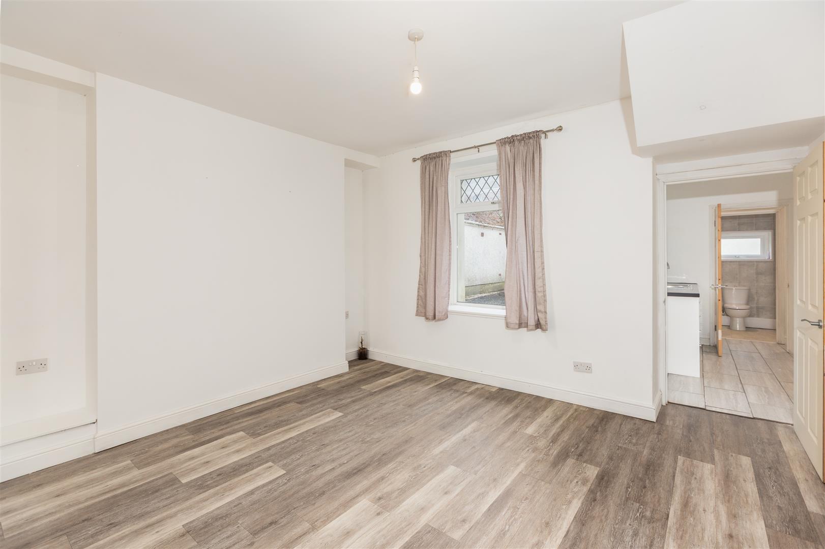 Llewellyn Street, Llanelli, SA15 1BD